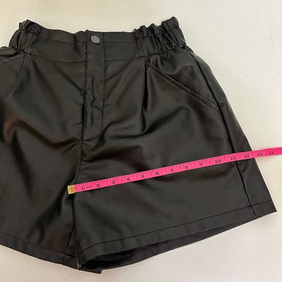 High waisted Black Faux Leather Women's Shorts size Medium - Picture 9 of 9